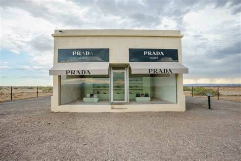 prada shop in der wüste|prada marfa.